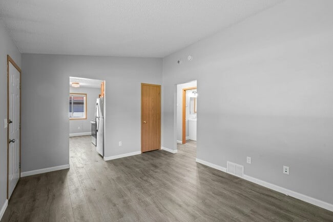 Building Photo - 14840 Dallara Ave