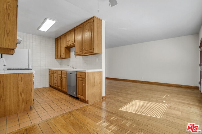 Foto del edificio - 218 S Gale Dr