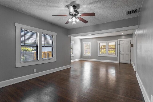 Foto del edificio - 448 24th St N