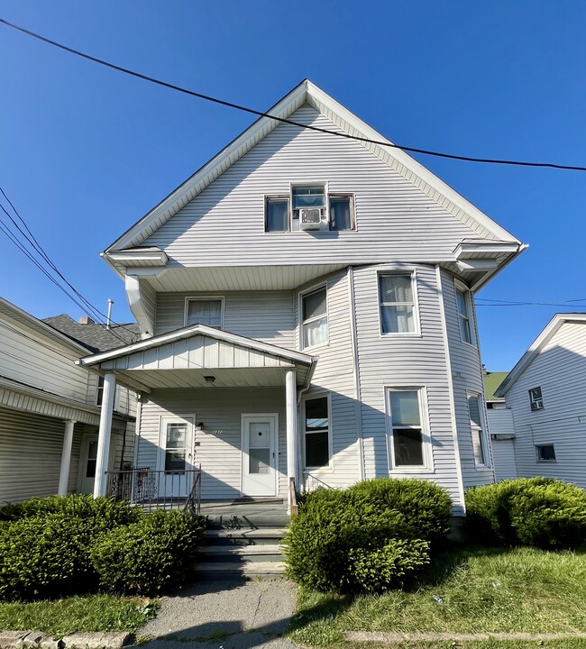 Building Photo - 1310 Washburn St