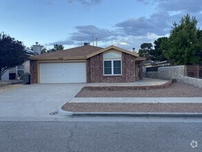 Building Photo - 12044 Spire Hill Dr