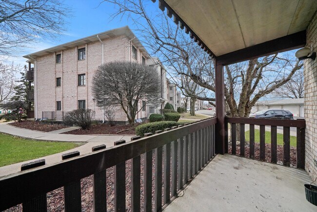 Foto del edificio - 5021 Briartree Ln
