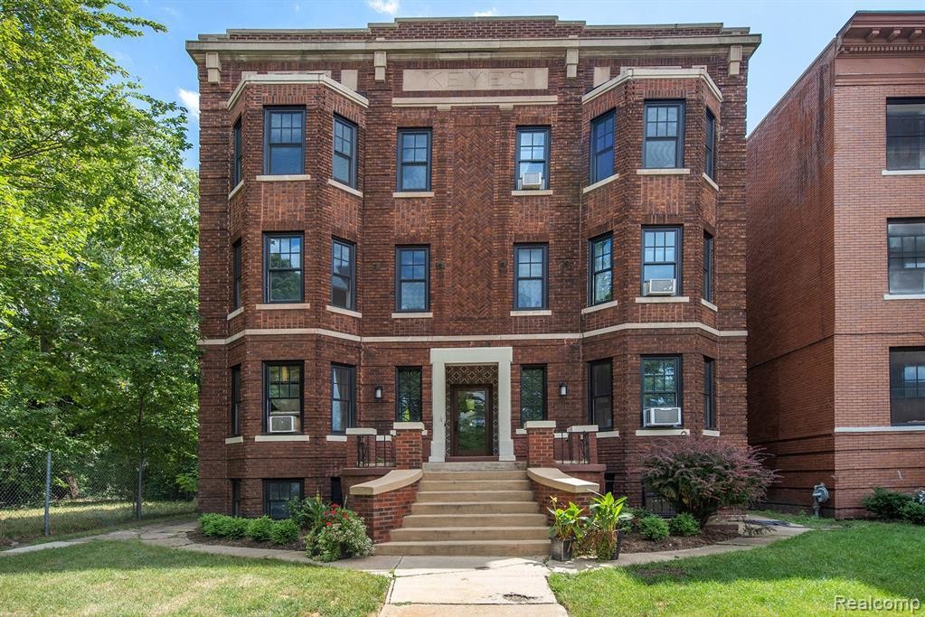 Primary Photo - 665 W Willis St