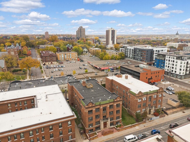 Building Photo - 1820 1st Ave S