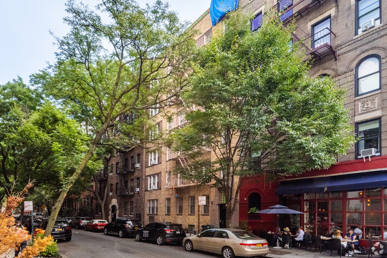 Building Photo - 22 Grove St