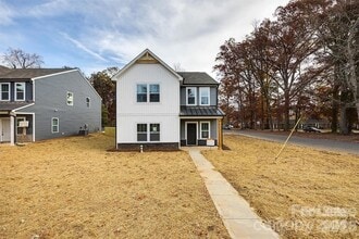Building Photo - 1241 Eastway Dr