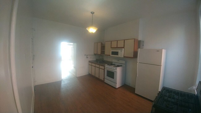 Building Photo - 330 Hicks St