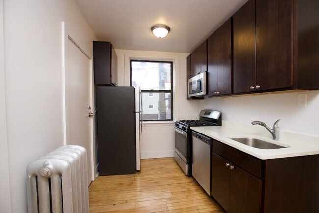 Building Photo - 2334 N Spaulding Ave