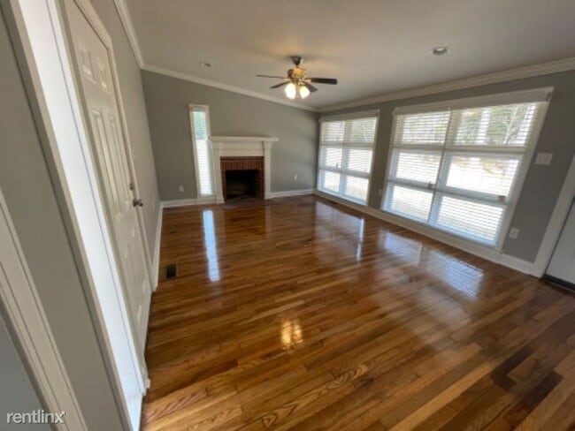 Building Photo - 3 br, 2 bath House - 1016 Forrest Glen Dr