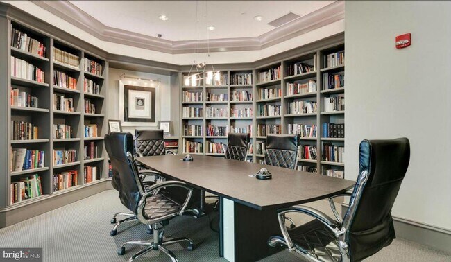 Foto del edificio - 851 N Glebe Rd