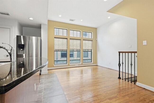 Foto del edificio - 1719 Welch St