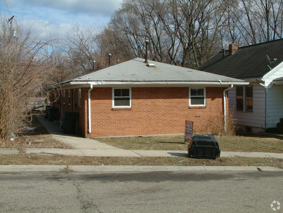 Building Photo - 2054 Kensington Dr