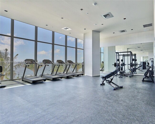 Foto del edificio - 2900 NE 7th Ave