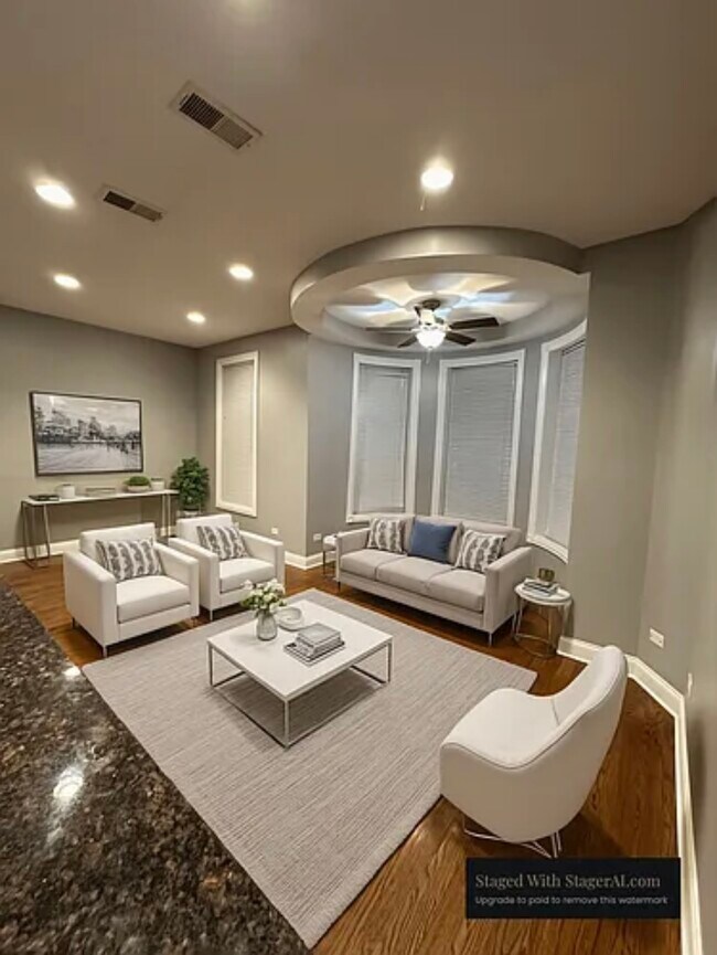 Foto del edificio - 4111 S Indiana Ave