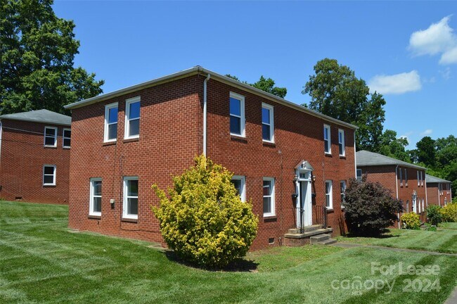 Building Photo - 415 S Center St