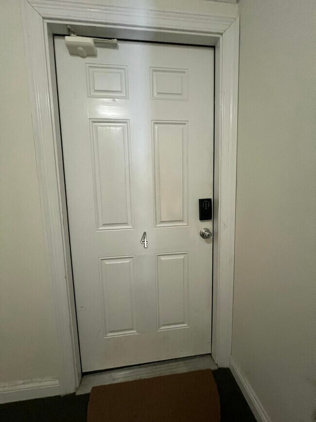 Foto del edificio - 1335 W Main St