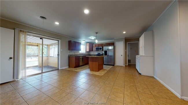 Building Photo - 1207 Lawyer St