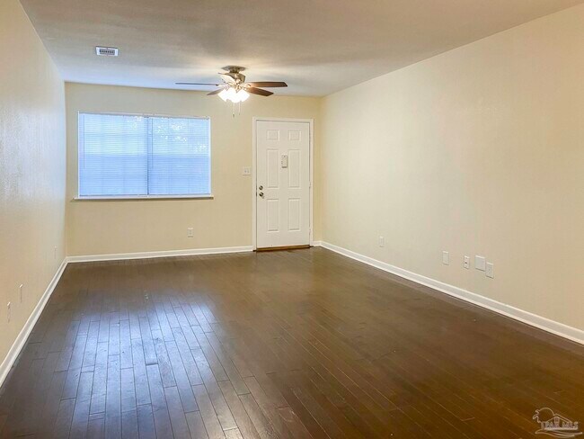 Building Photo - 4344 Langley Ave
