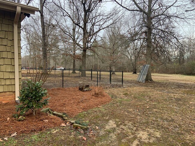 Foto del edificio - Fantastic 3 BR House w/ Den in Gibsonville...