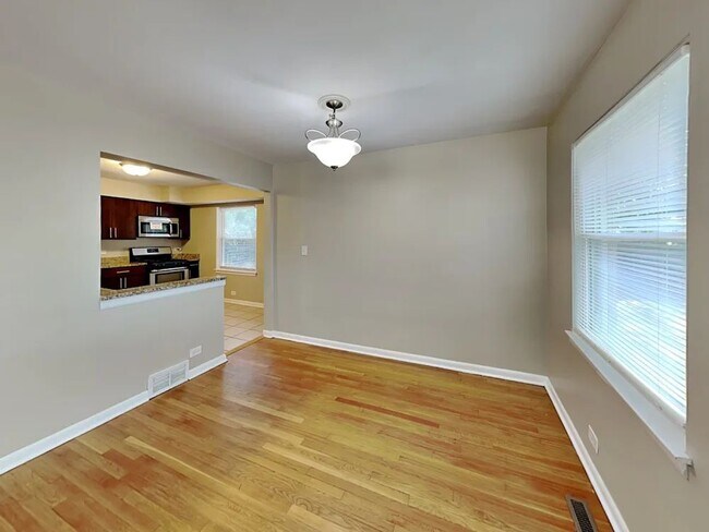 Foto del edificio - 7021 W Madison St