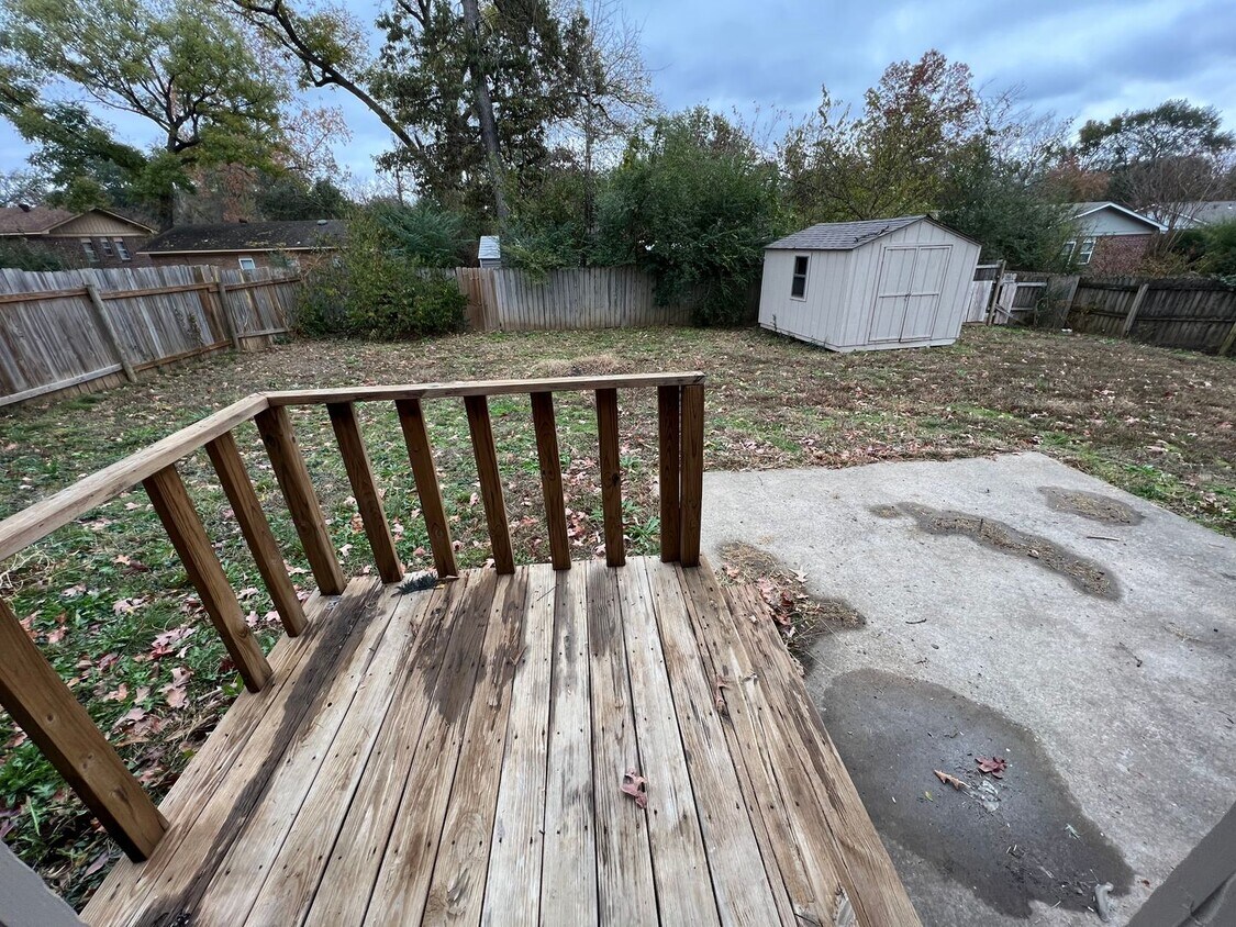 Primary Photo - 3 Bed 1.5 Bath House Total Electric.