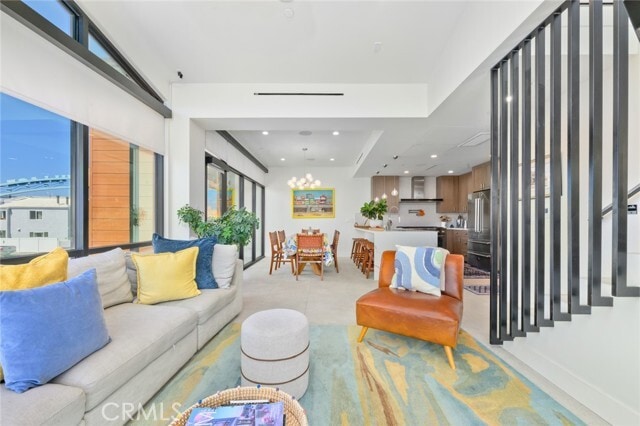 Foto principal - 504 E Balboa Blvd