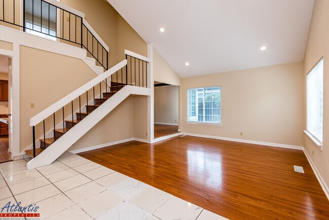 Building Photo - 337 Oakberry Way