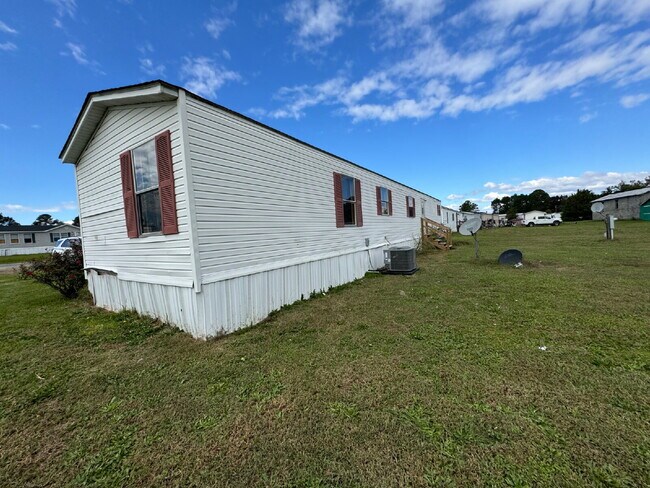 Foto del edificio - 3 BR | 2 BA Mobile Home in Pikeville *Trash Pick-Up Included*