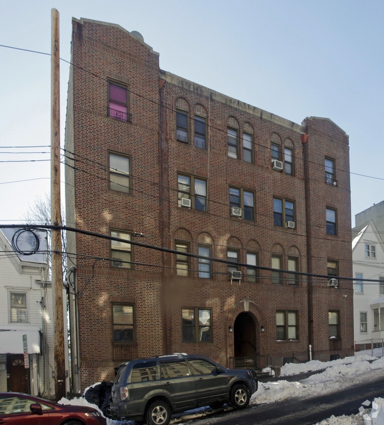 Primary Photo - 114 Valentine St