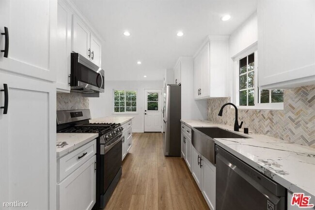 Foto del edificio - 3 br, 2 bath House - 7260 Capistrano Ave