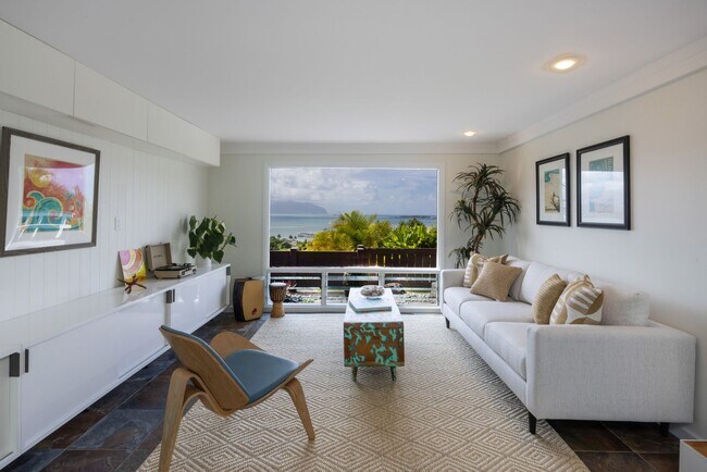 Foto del edificio - Scenic Hilltop Home with Pool & Views – 4B...