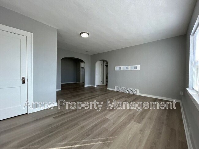 Foto del edificio - 723 Ella St