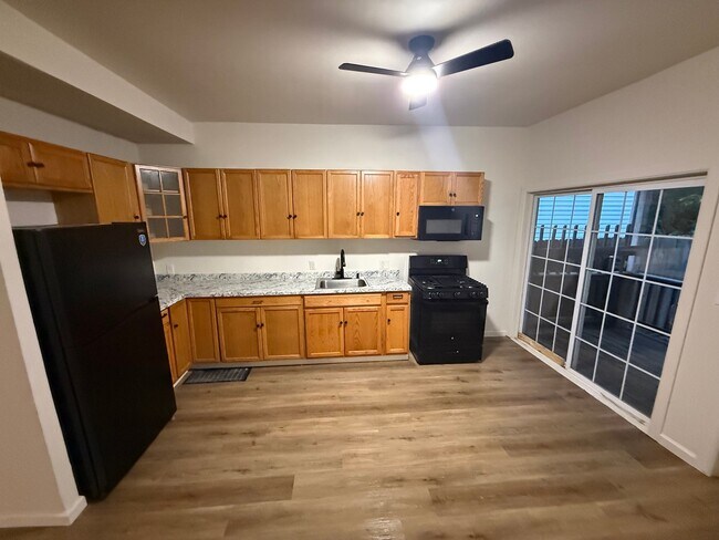 Foto del edificio - 2328 N Ellis St