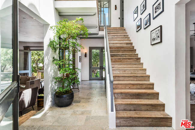 Building Photo - 29075 Grayfox St