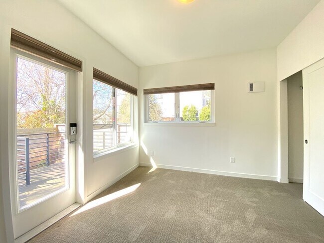 Foto del edificio - Great TownHome For Rent