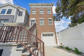Building Photo - 16 Fisk St
