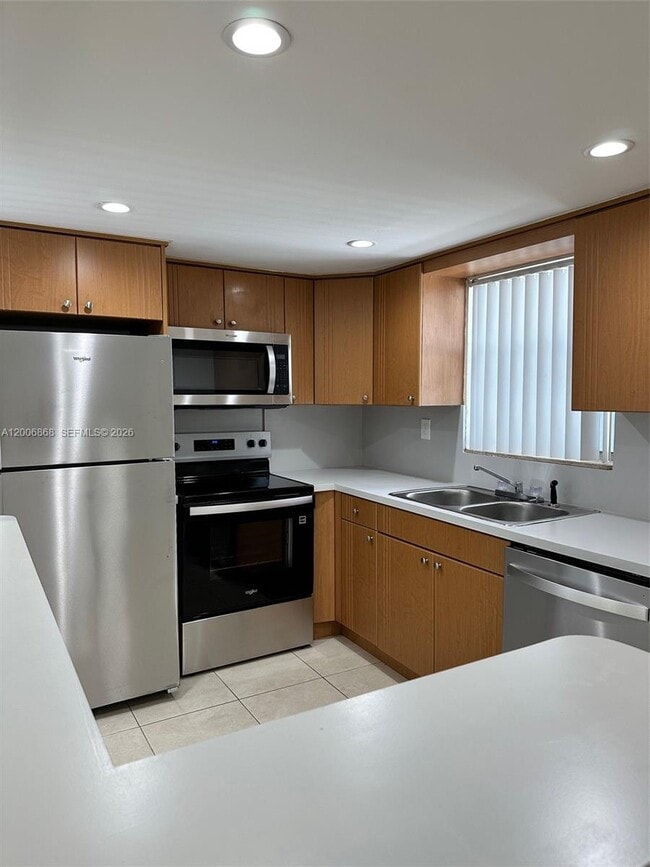 Foto del edificio - 9357 Fontainebleau Blvd