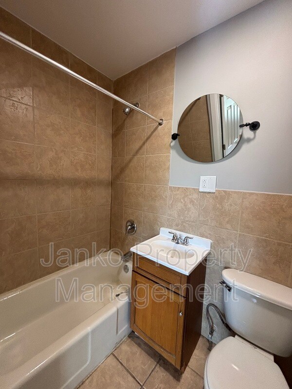 Foto del edificio - 3359 W 63rd Pl