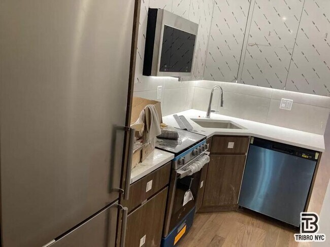 Foto del edificio - 0 bedroom in RIDGEWOOD NY 11385
