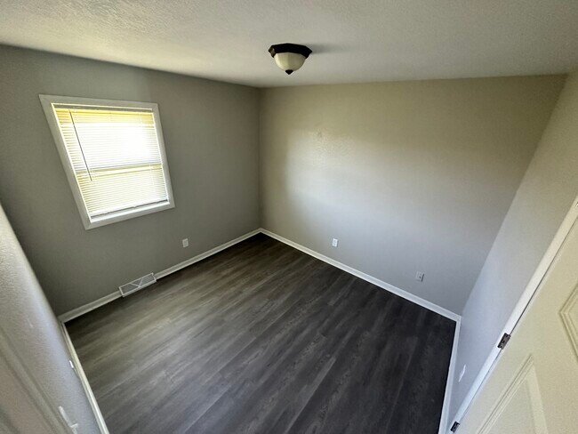 Building Photo - 806 Wix Ln