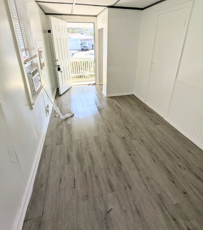 Building Photo - 309 Eastwood Ln