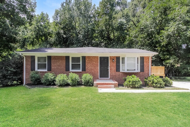 Building Photo - 3973 Maderia Dr NW