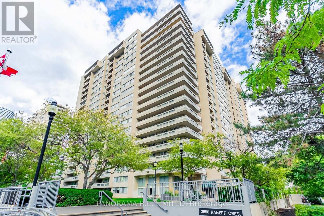 Primary Photo - 3590-3590 Kaneff Crescent