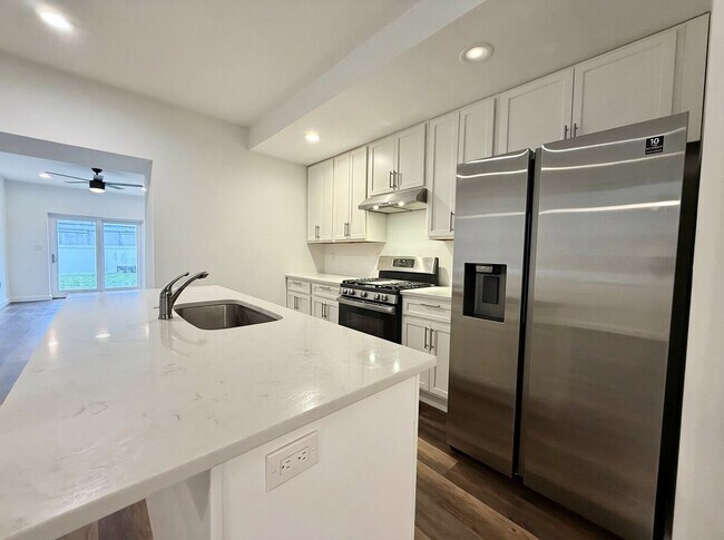 Foto del edificio - 451 Green Ln