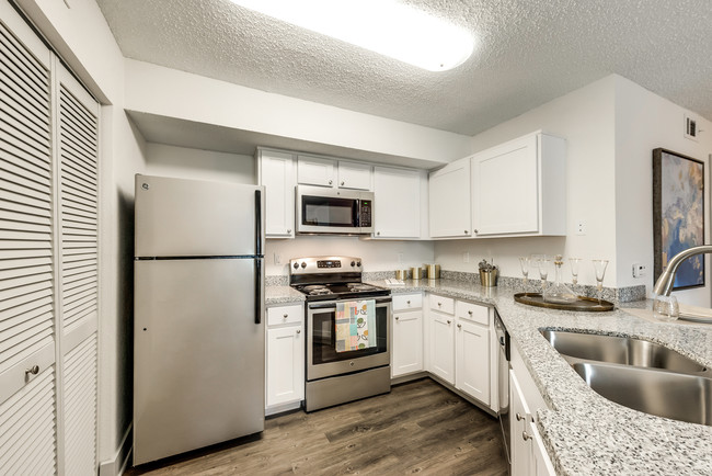 Bahia Cove Apartments - Dickinson, TX | Apartments.com