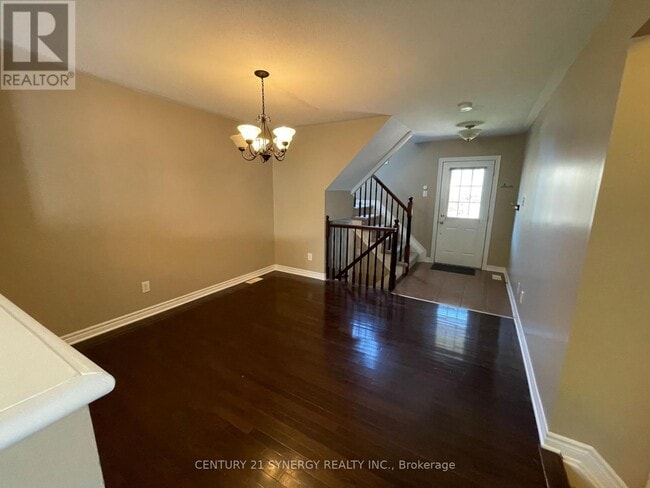 Building Photo - 280 Par-La-Ville Cir