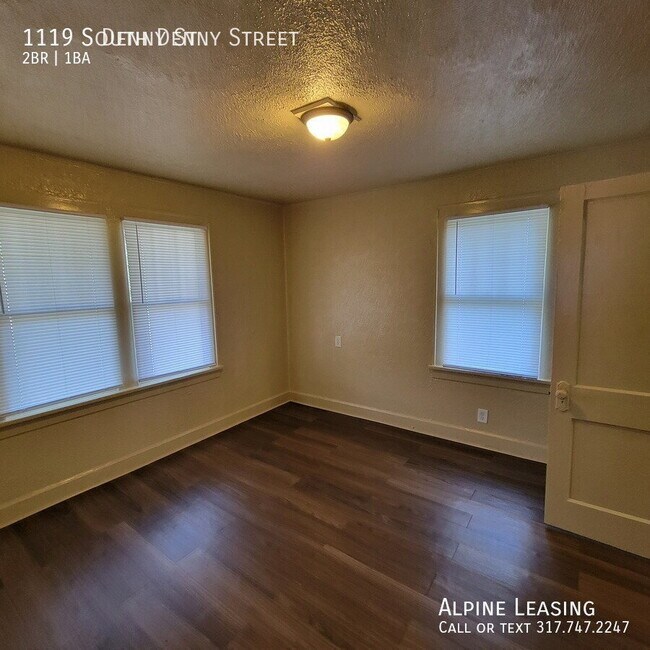 Foto del edificio - 1119 S Denny St