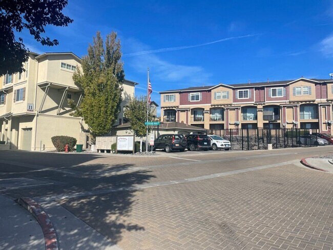 Building Photo - Reno Rental Finders -3118 Sterling Ridge Cir Sparks, NV 89431