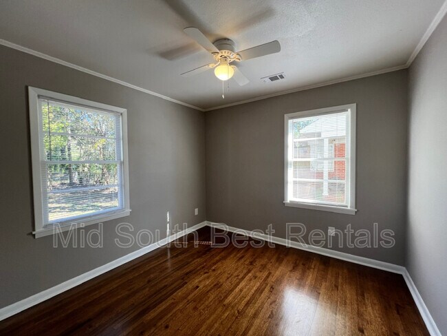 Foto del edificio - 4796 Helene Rd