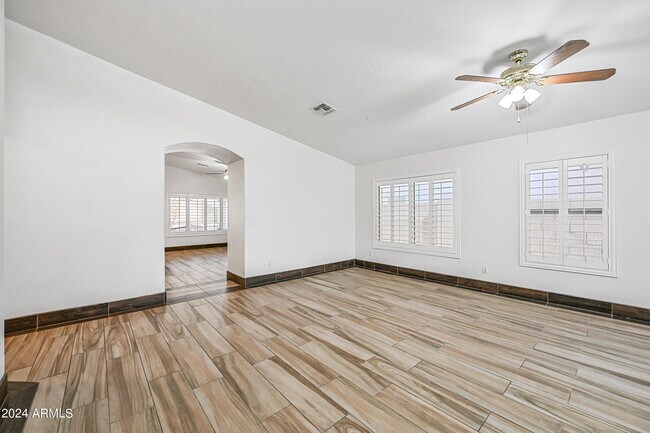 Building Photo - 4436 E Mountain Sage Dr